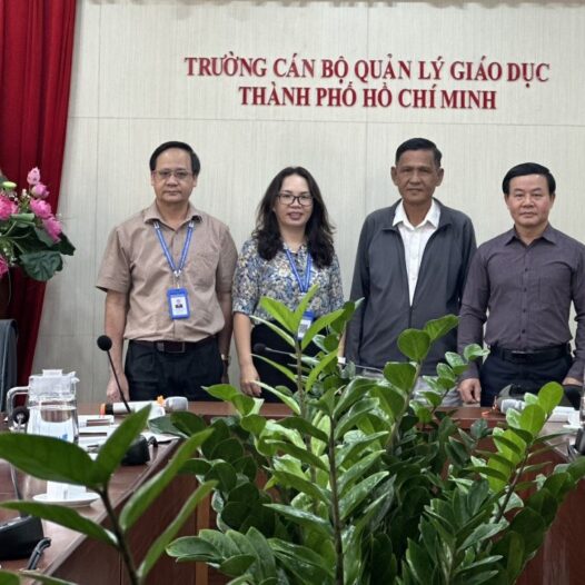 Trường Cán bộ quản lý giáo dục Thành phố Hồ Chí Minh làm việc với Trung tâm ngoại ngữ Đức Hòa, tỉnh Long An về phối hợp tổ chức bồi dưỡng các chương trình cho công chức, viên chức năm 2023