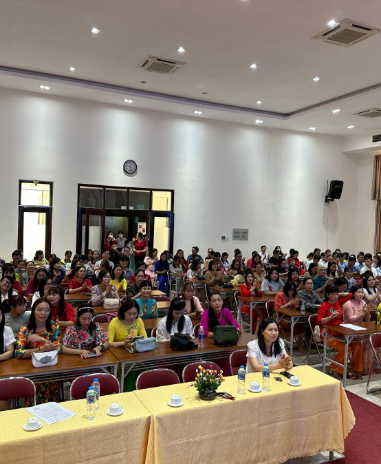 Lễ bế giảng các lớp bồi dưỡng nghiệp vụ quản lý giáo dục cho cán bộ quản lý tại Thành phố Hồ Chí Minh